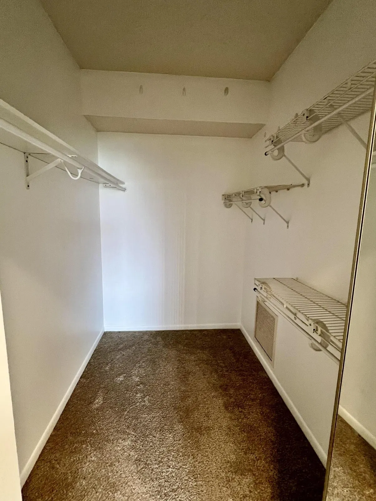 Unit B3 photo 16