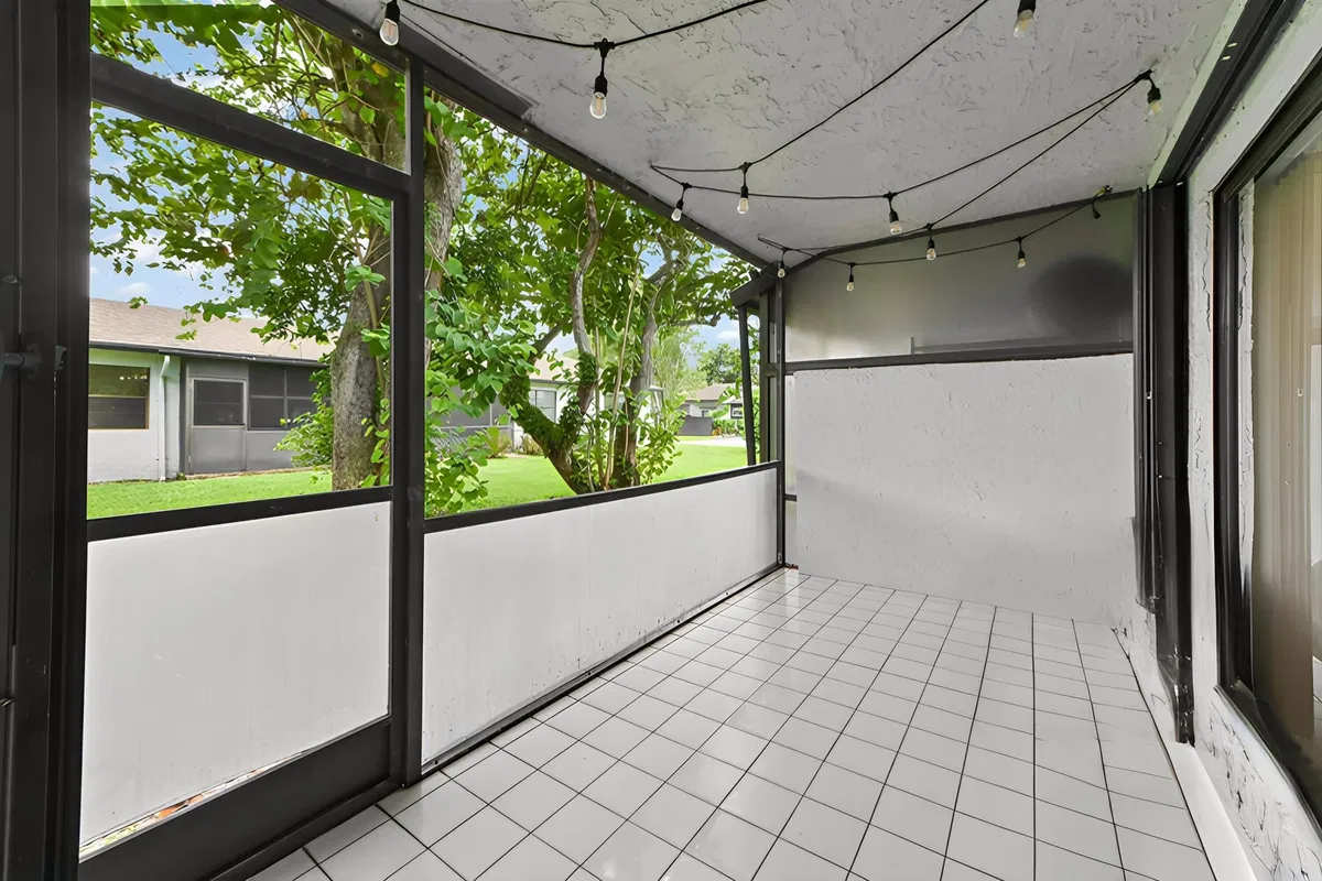 Residence photo 19