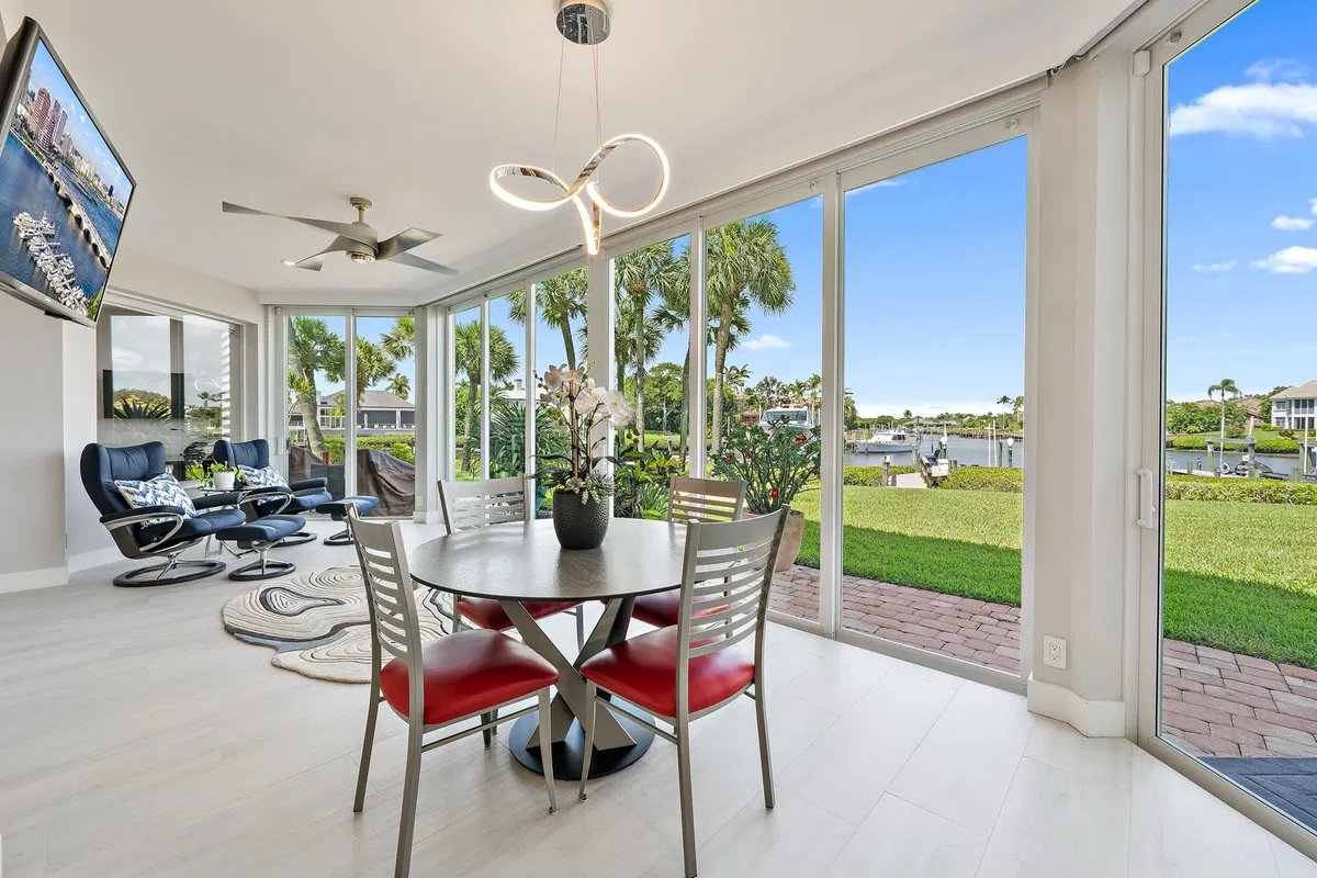 Admirals Cove Residence photo 10