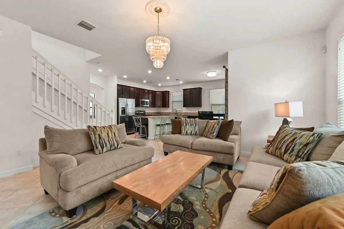  Residence photo 7