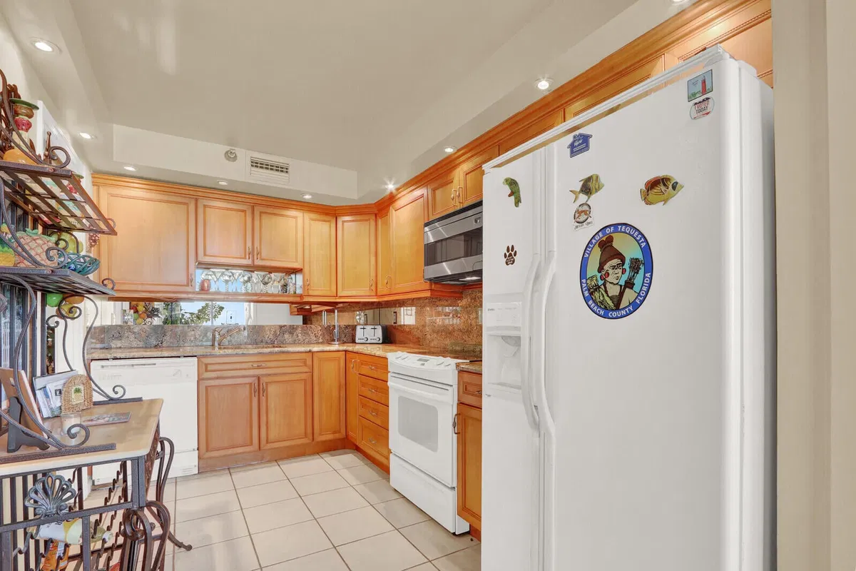  Unit 214 photo 10