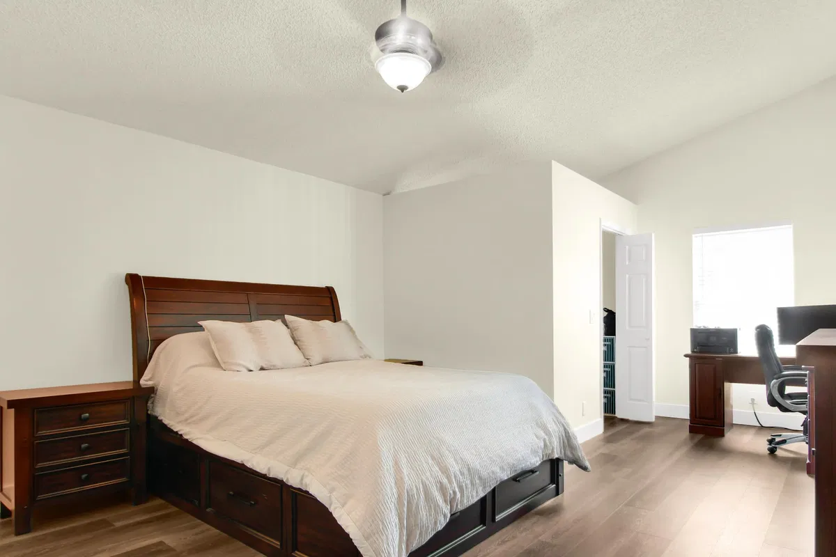  Residence photo 16