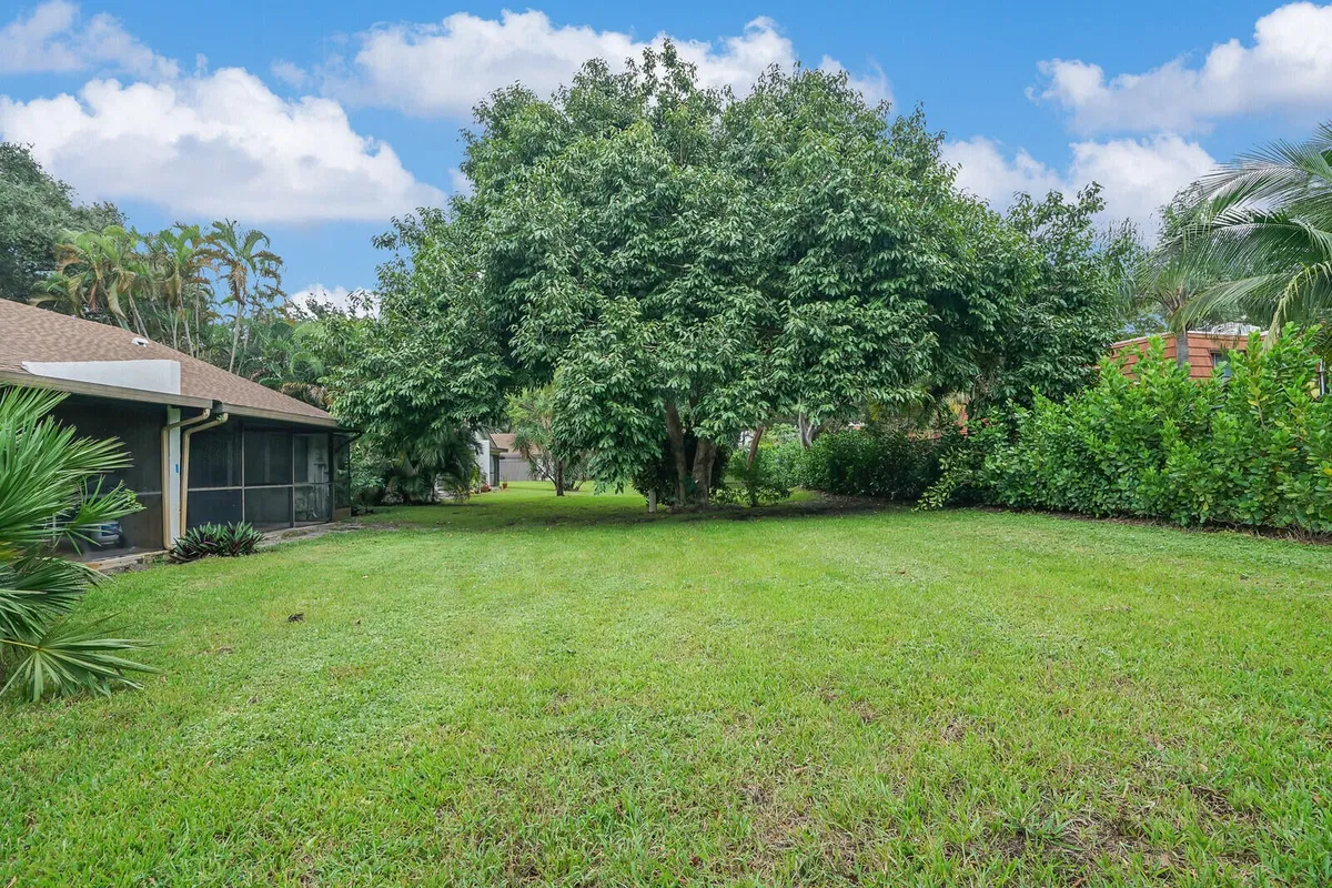 Residence photo 16