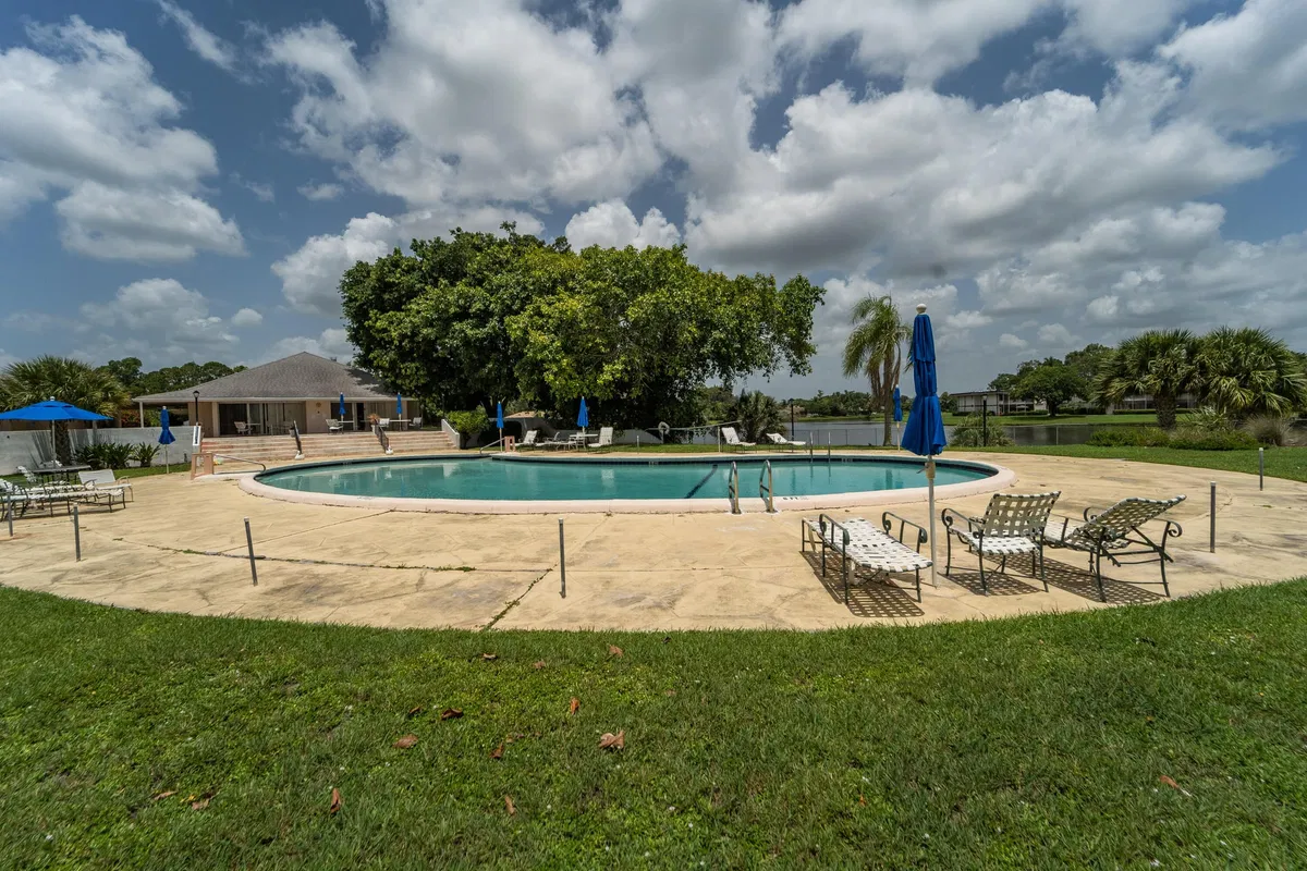 Unit 203 photo 34