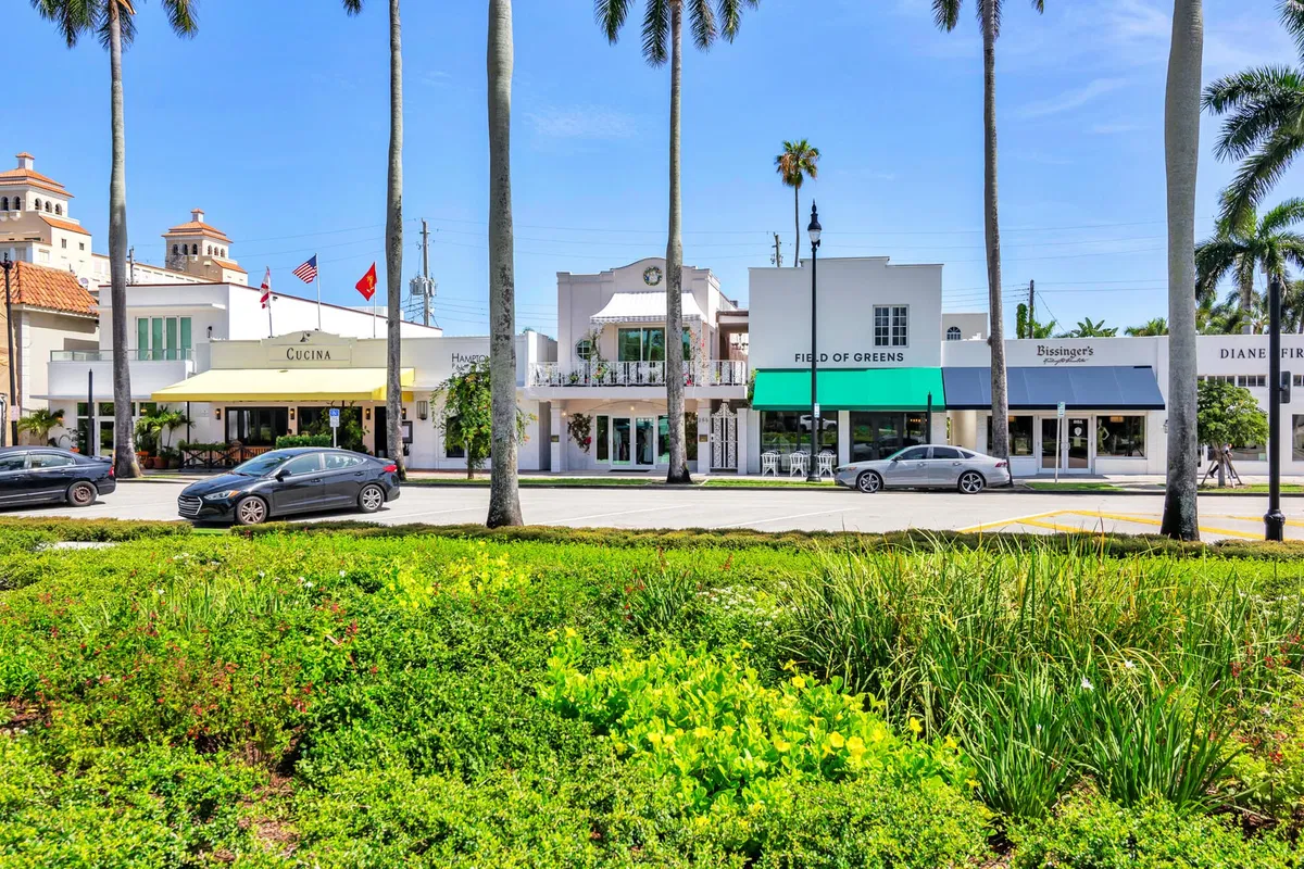 In-Town Palm Beach Residence photo 7