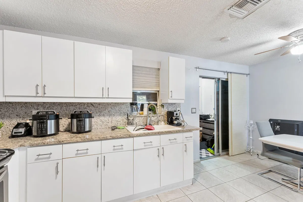 Residence photo 22