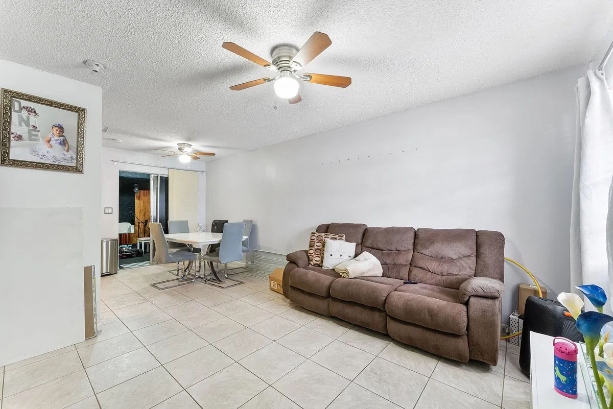 Residence photo 25