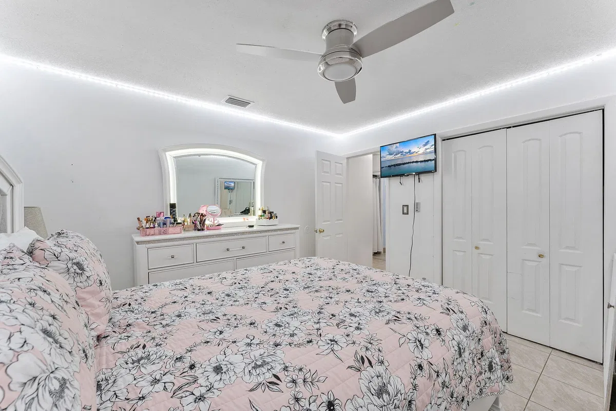 Residence photo 28