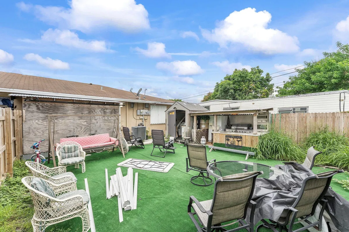 Residence photo 34