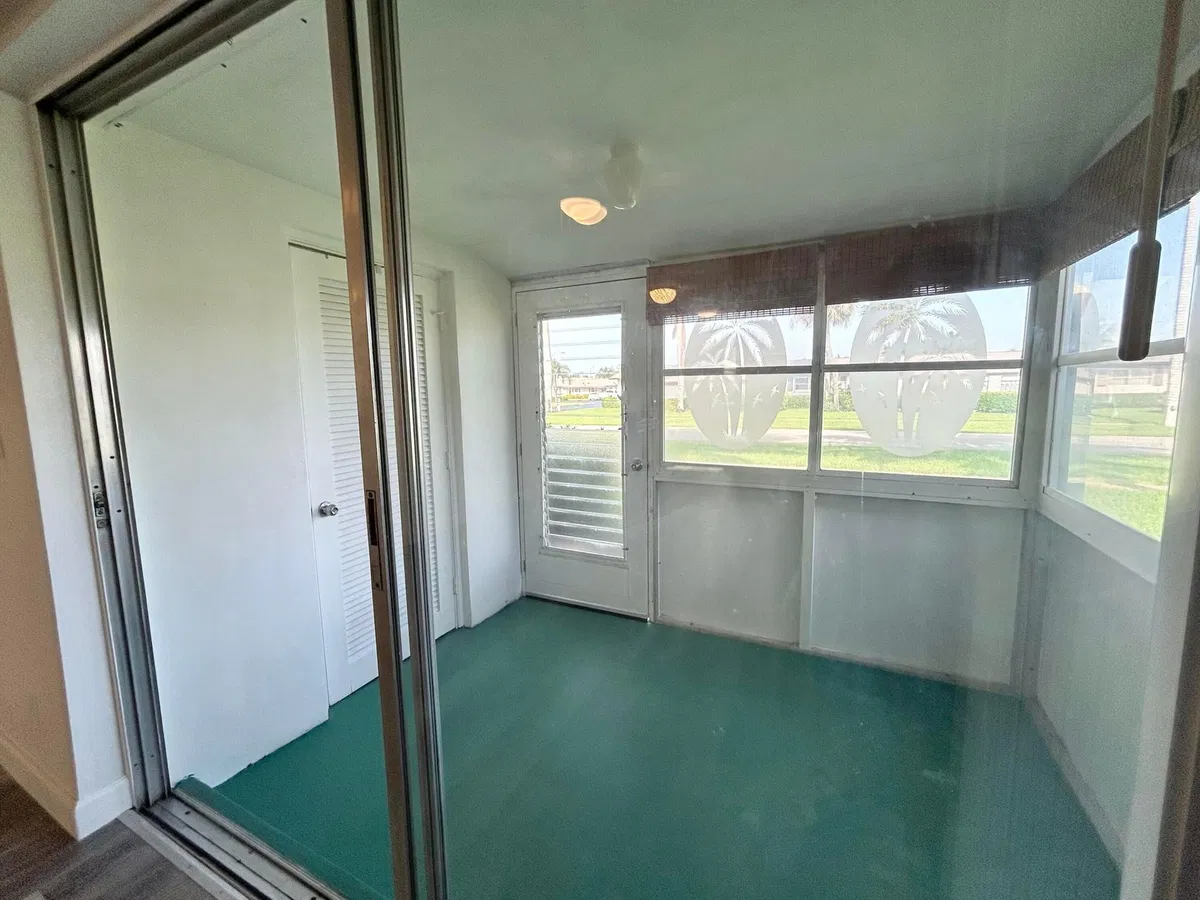 Unit C photo 28