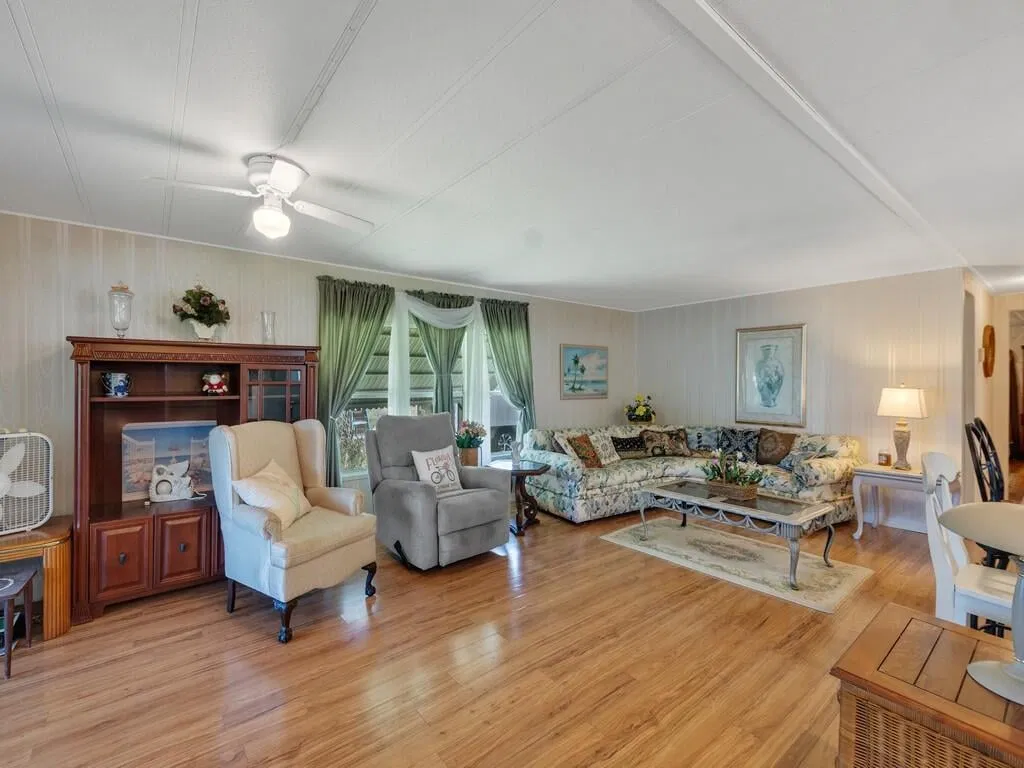 Residence photo 19