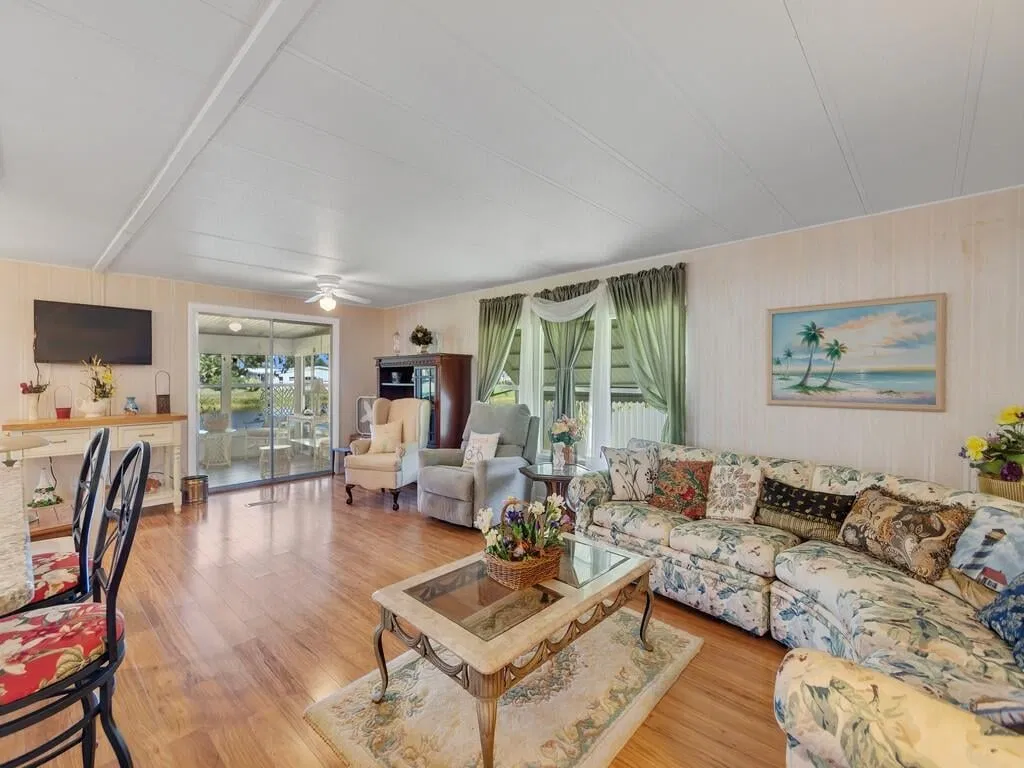 Residence photo 22