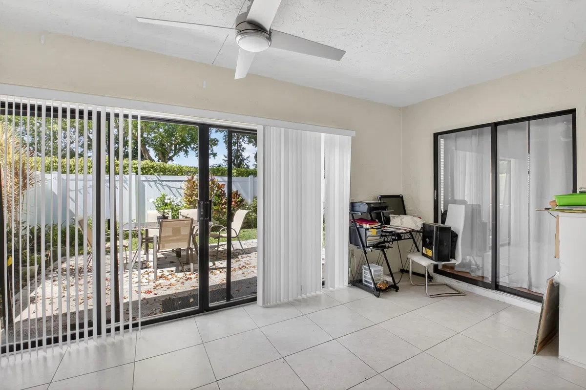  Residence photo 28