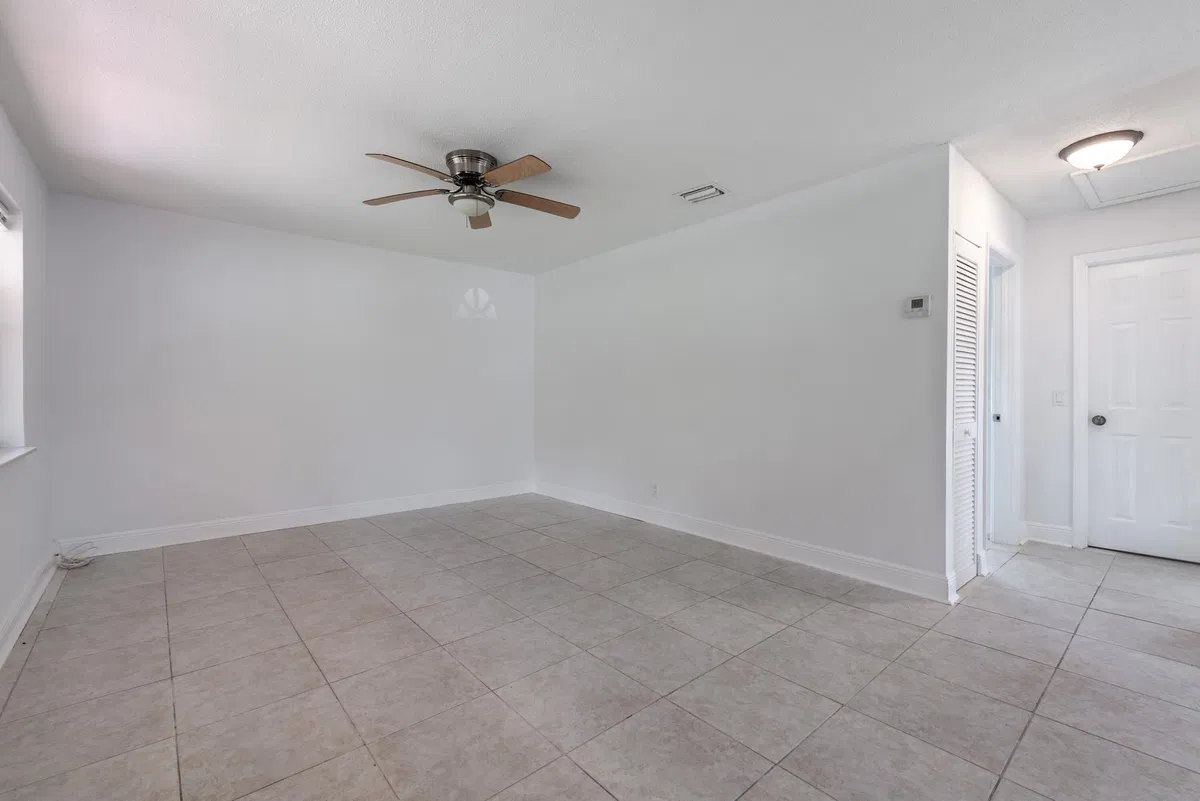  Residence photo 13