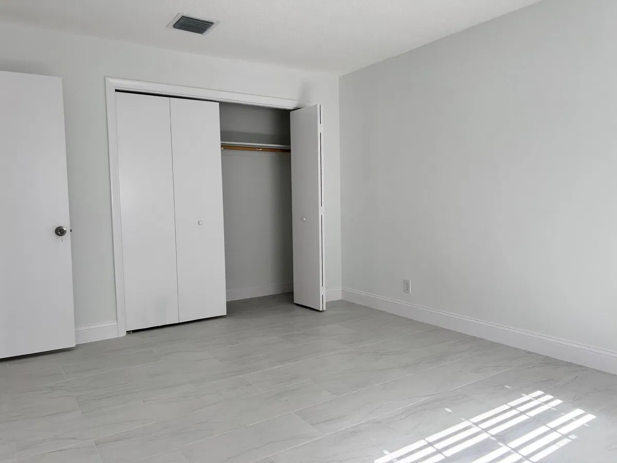 Unit 103 photo 4