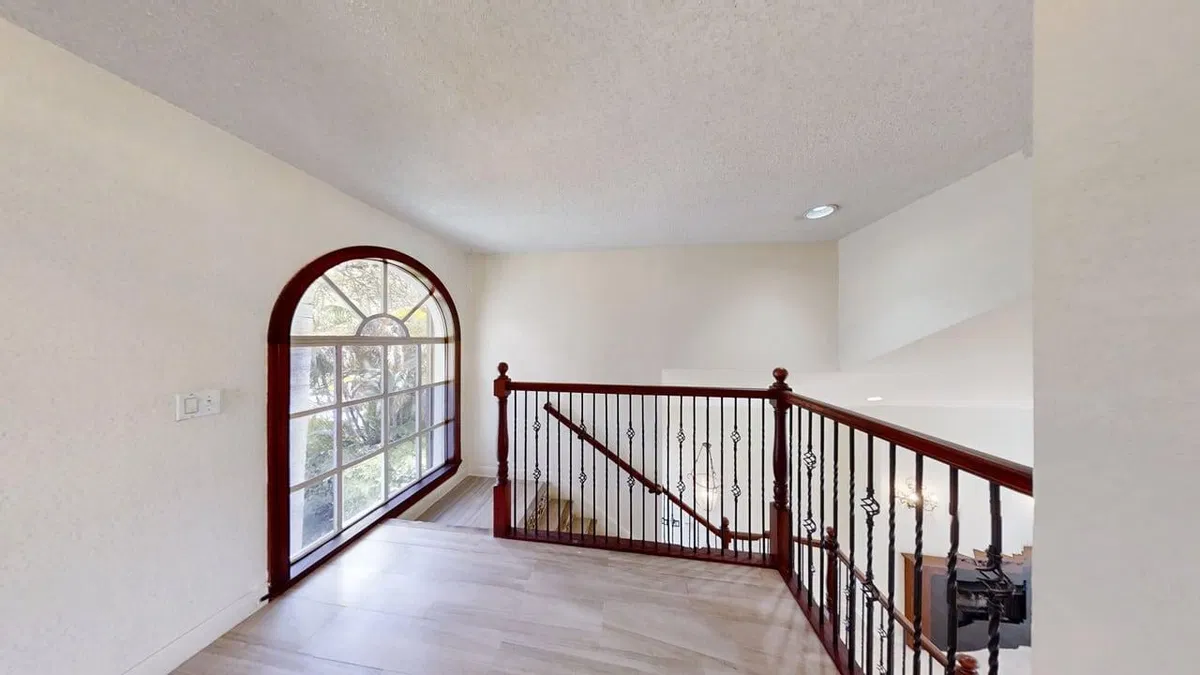 Residence photo 16