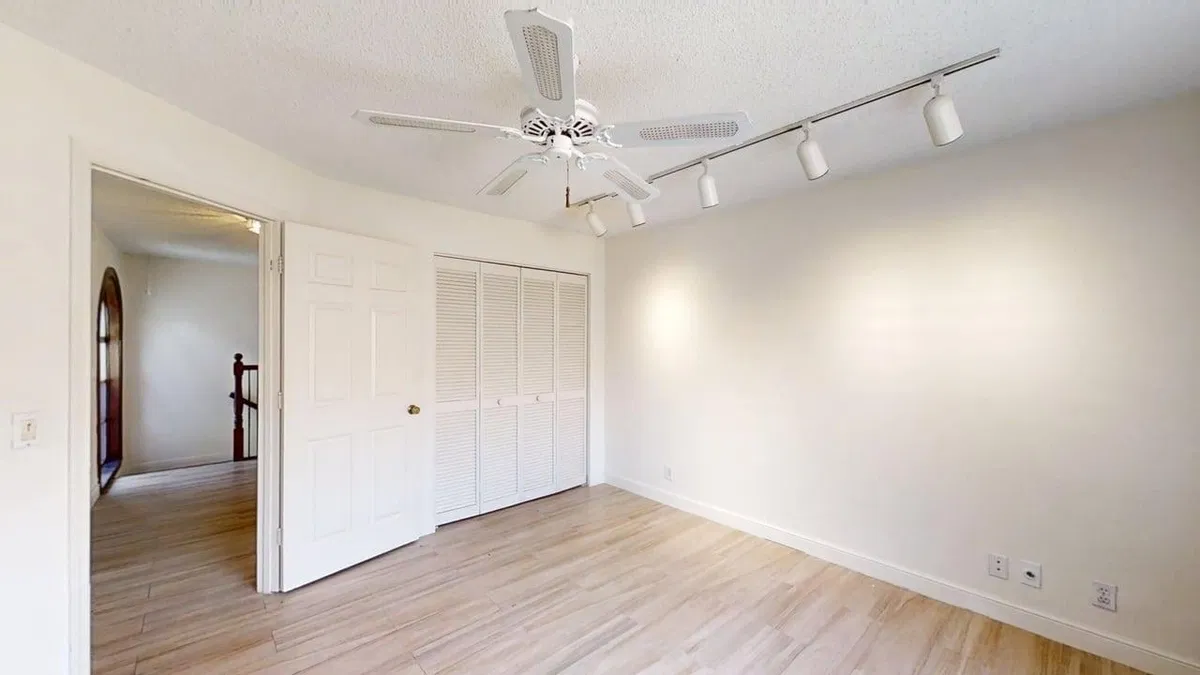 Residence photo 25
