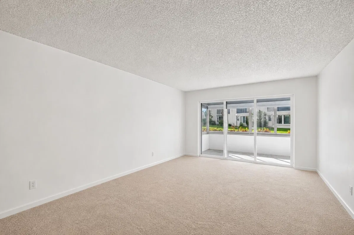 Unit 114 photo 43
