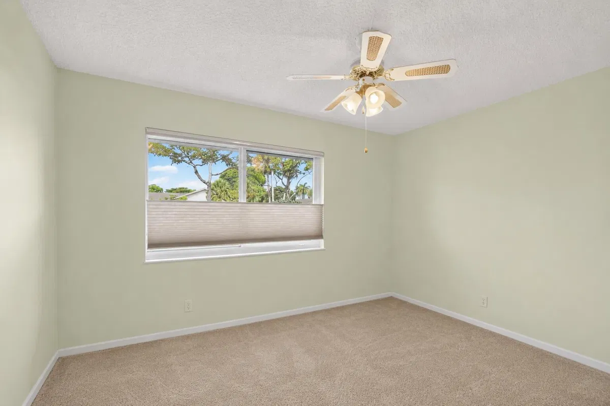 Unit 114 photo 46