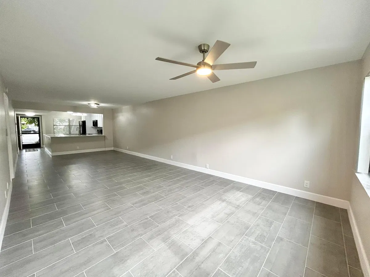 Unit 102 photo 16