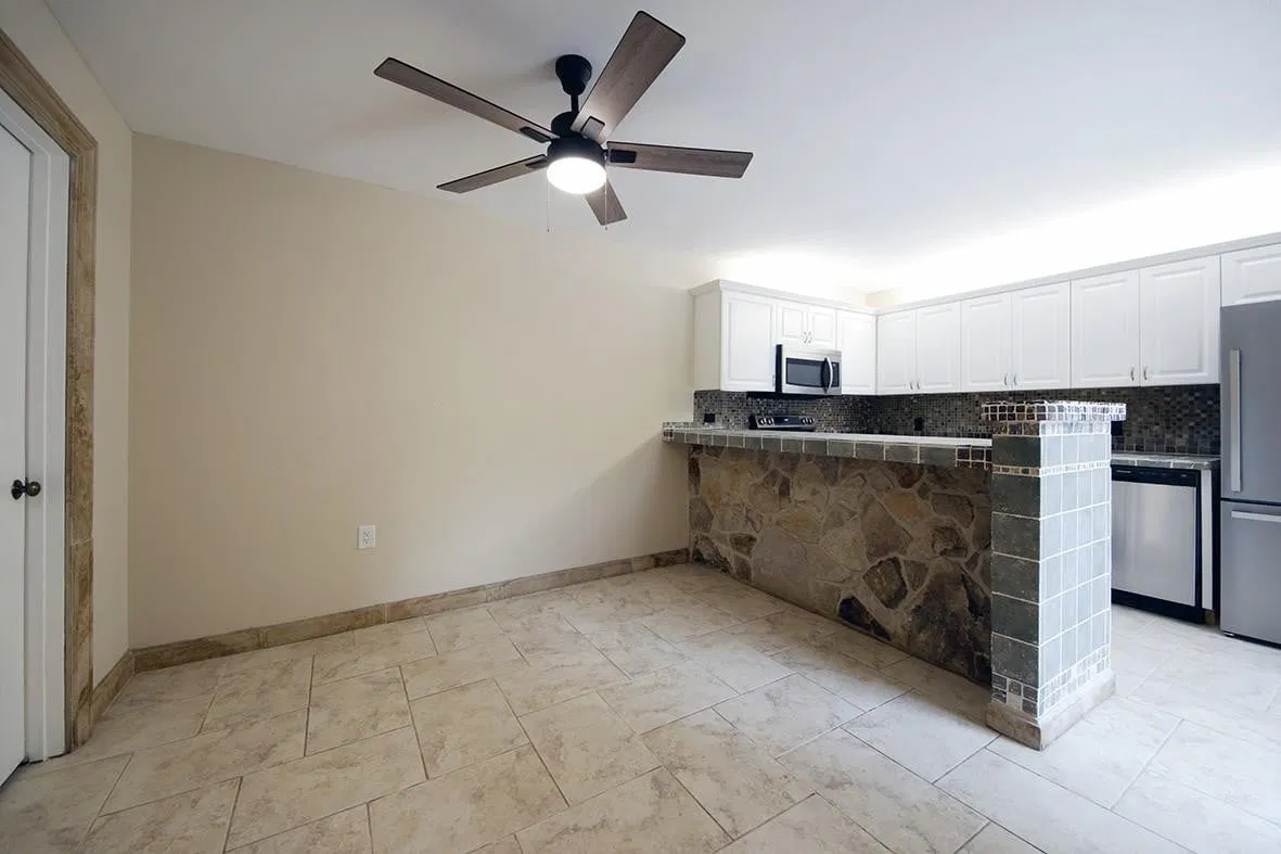  Unit Apt 402 photo 10