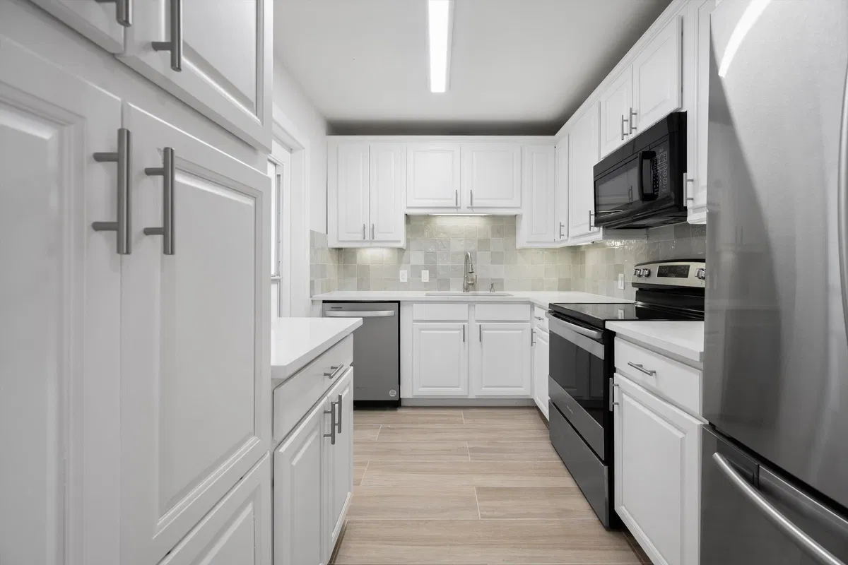  Unit 102 photo 10