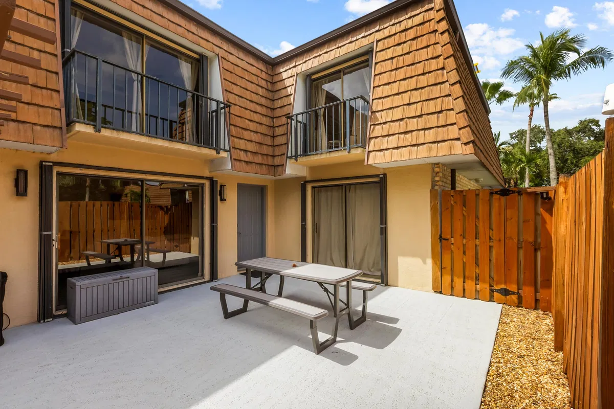 Residence photo 37