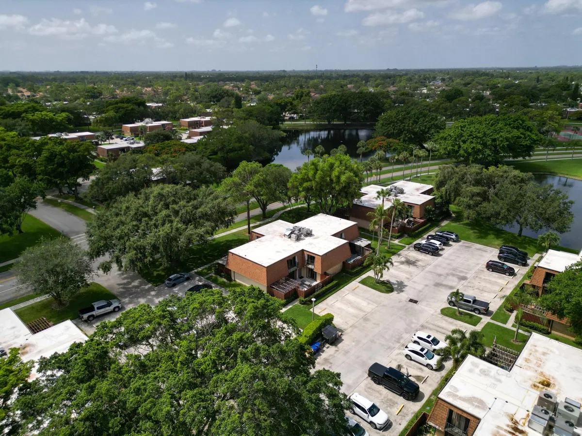 Residence photo 43