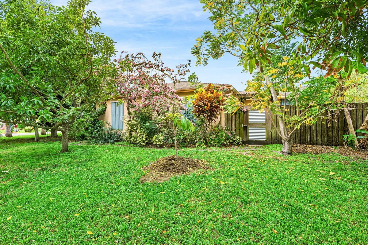 Residence photo 34
