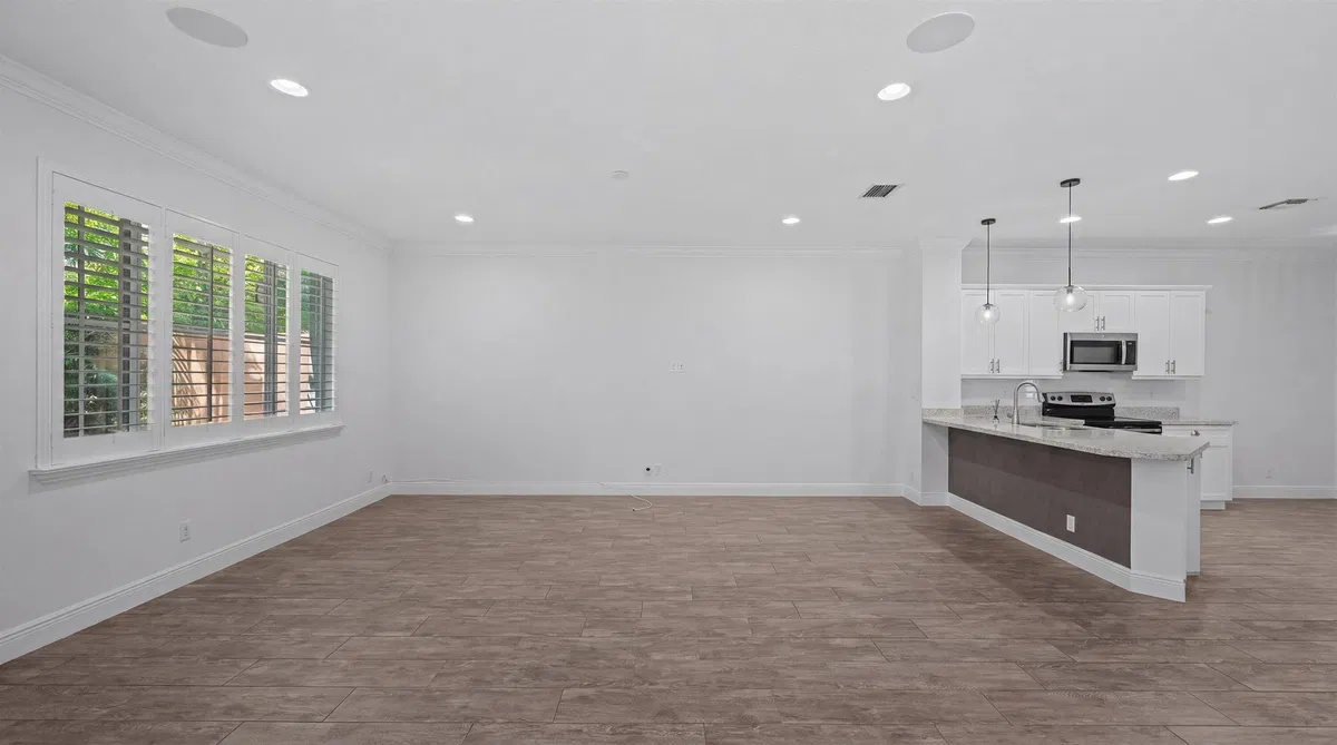  Residence photo 10