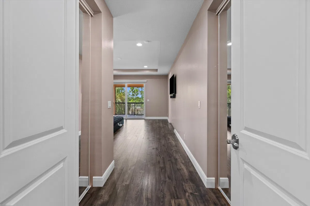  Residence photo 22