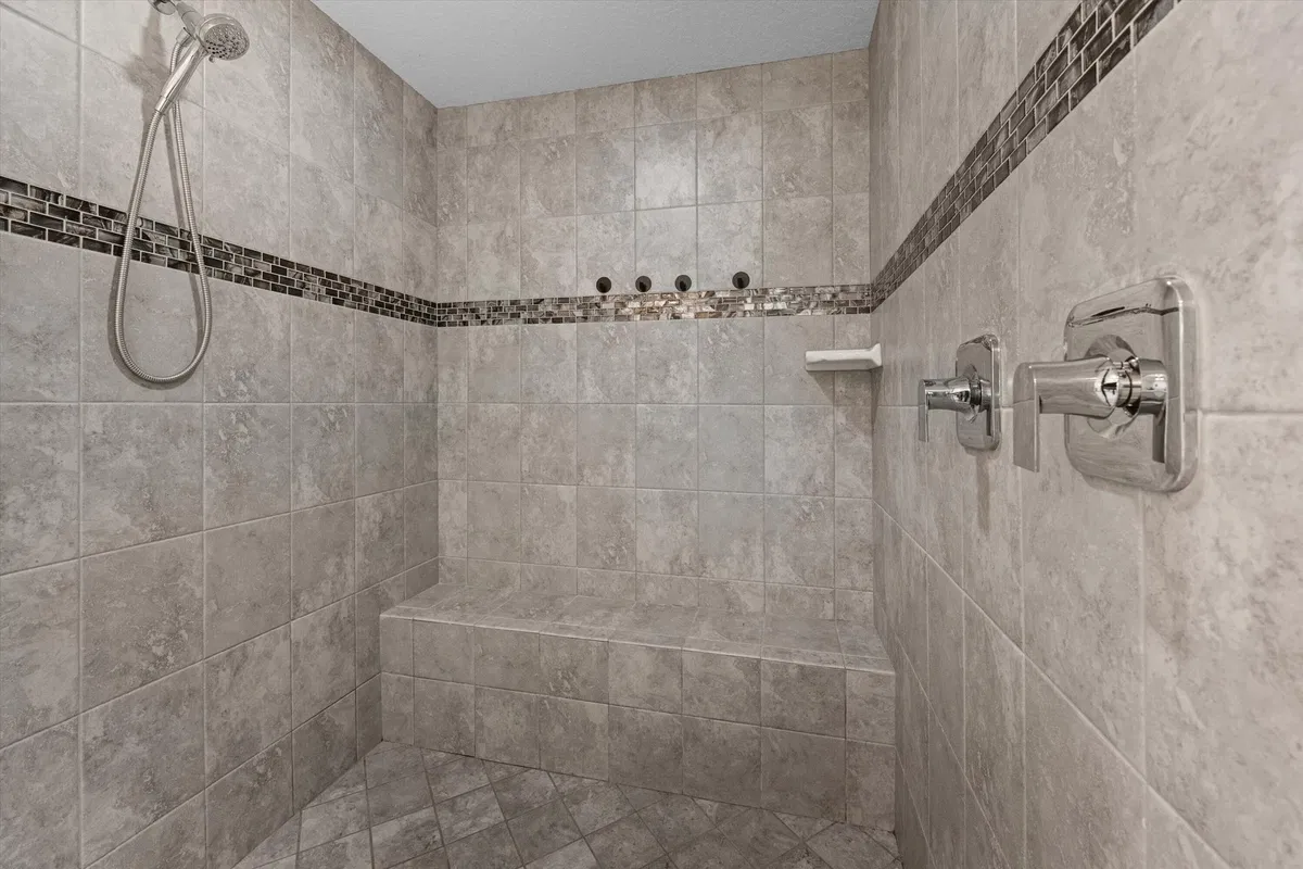  Residence photo 28