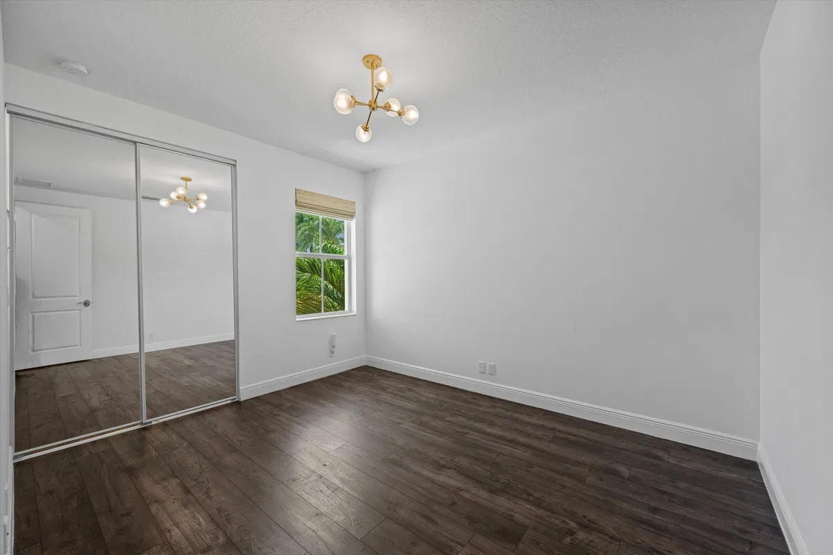  Residence photo 31