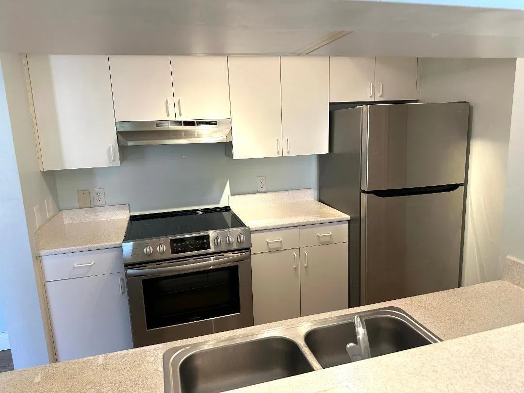 Unit 208 photo 4