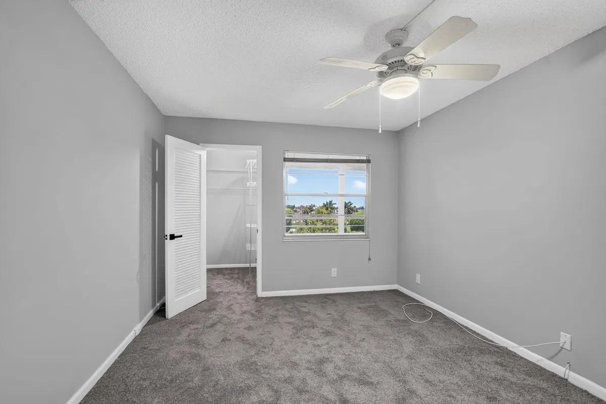 Residence photo 19