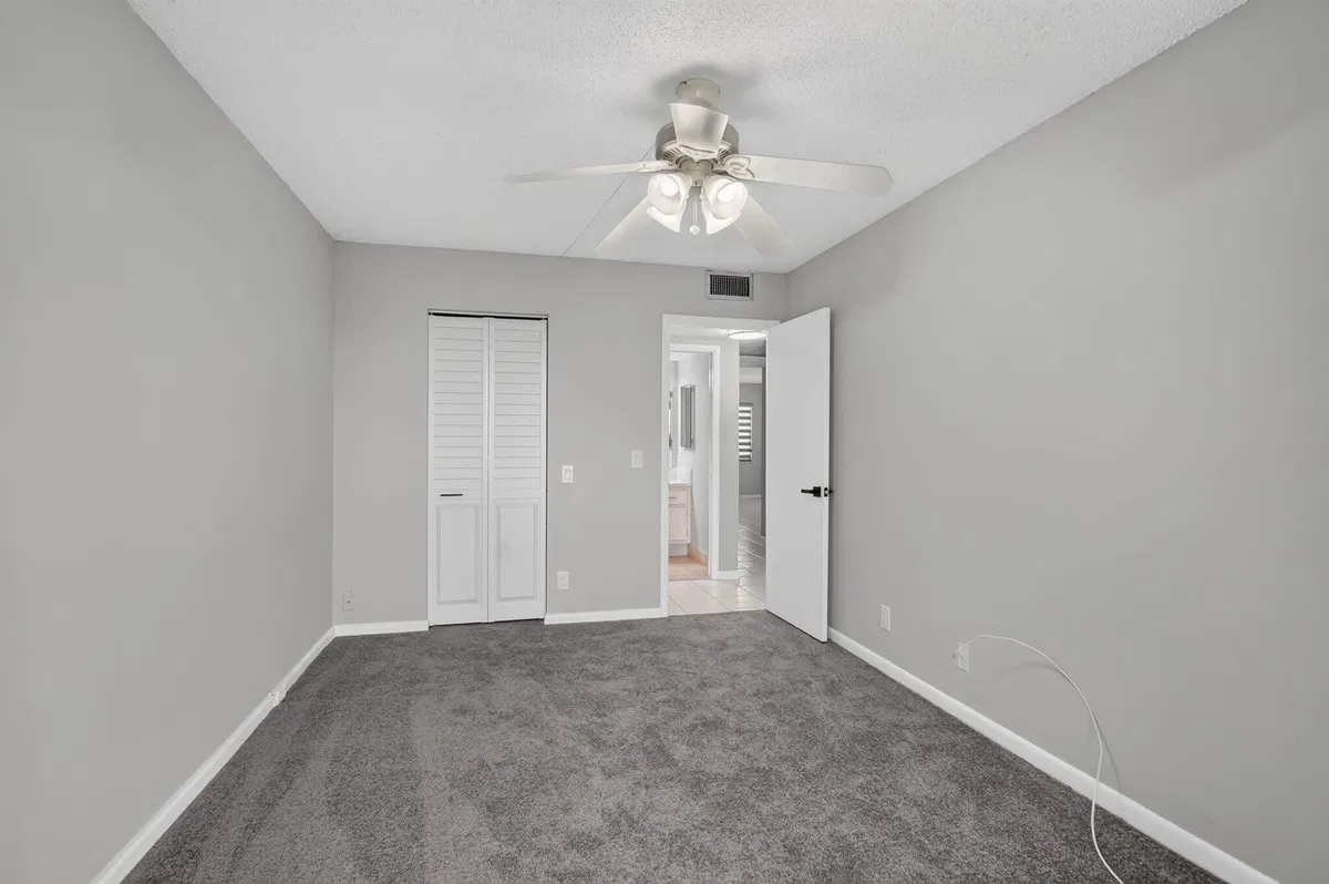 Residence photo 25