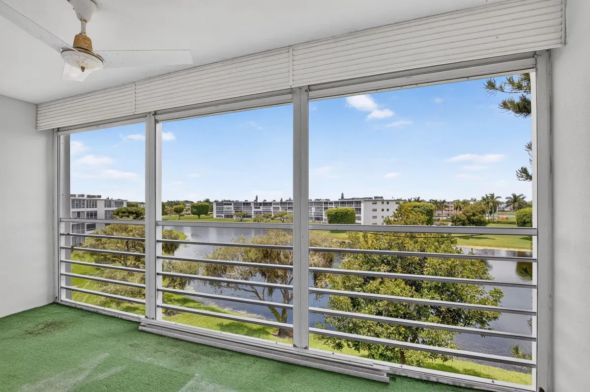 Residence photo 28