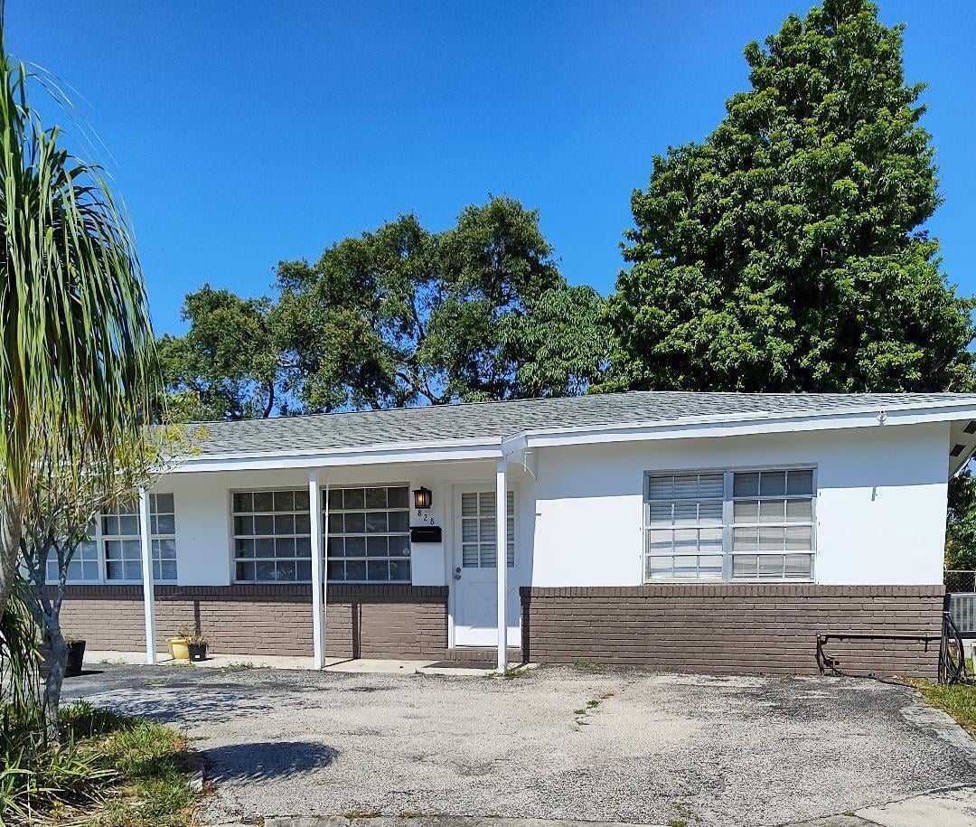 Village of North Palm Beach Residence