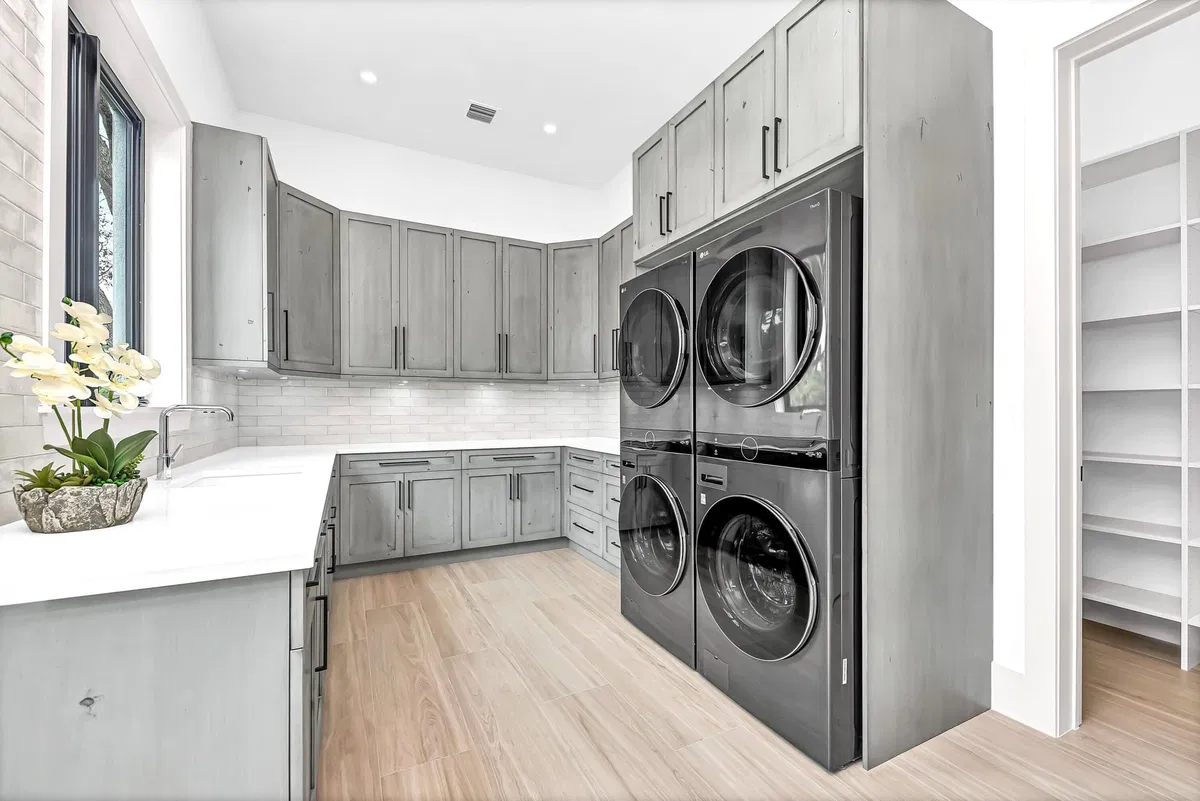  Residence photo 28
