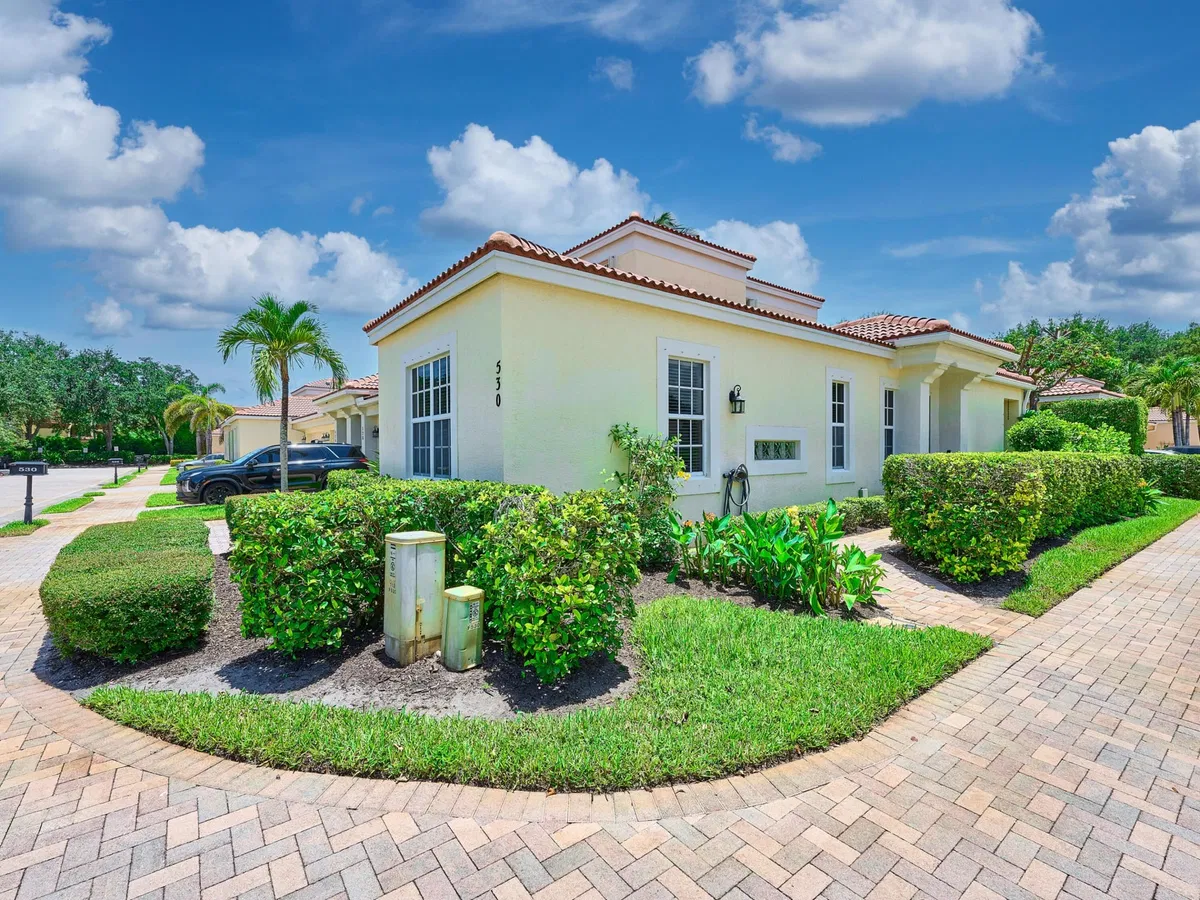 Residence photo 4