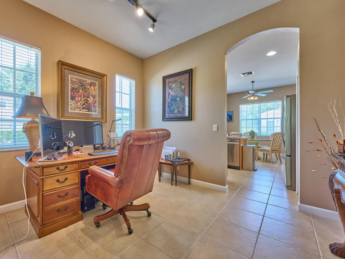Residence photo 52