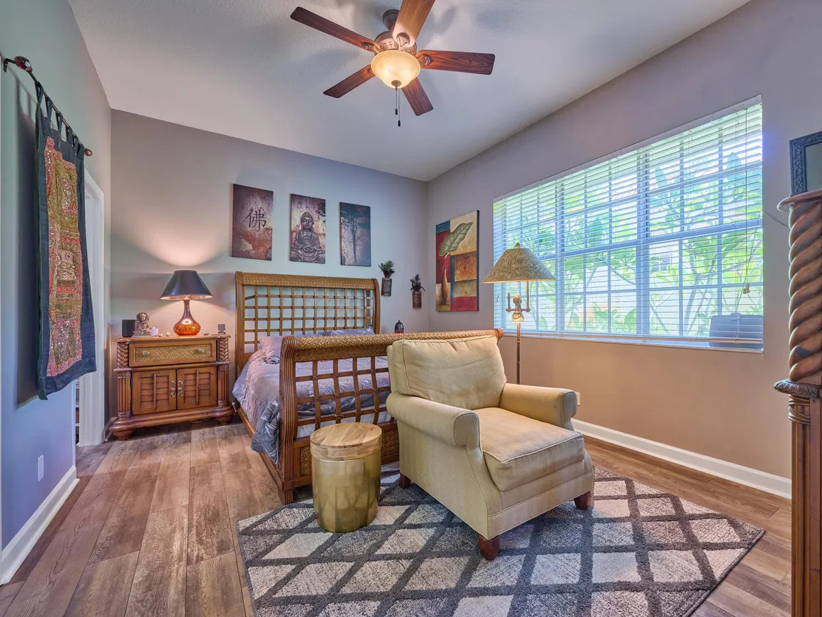 Residence photo 76