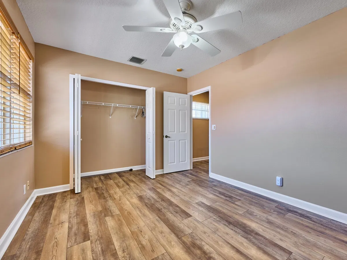 Residence photo 91