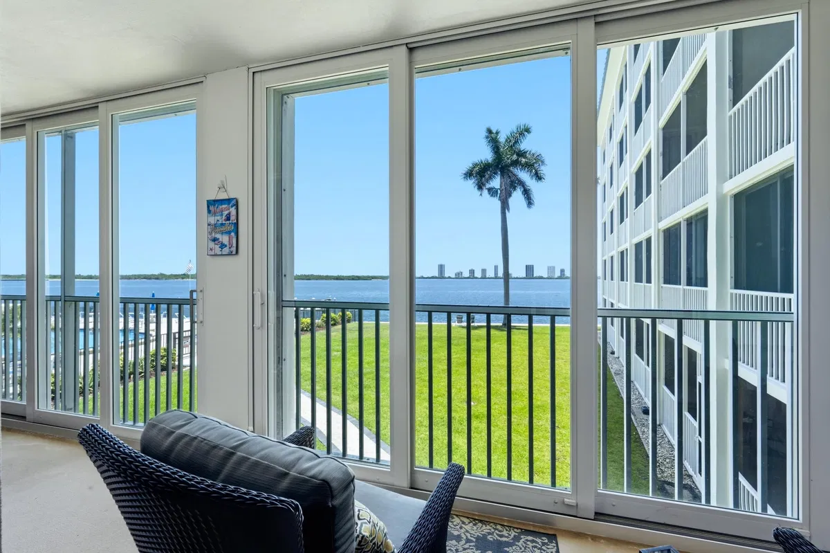 Paradise Harbour North Palm Beach Unit 203 photo 16