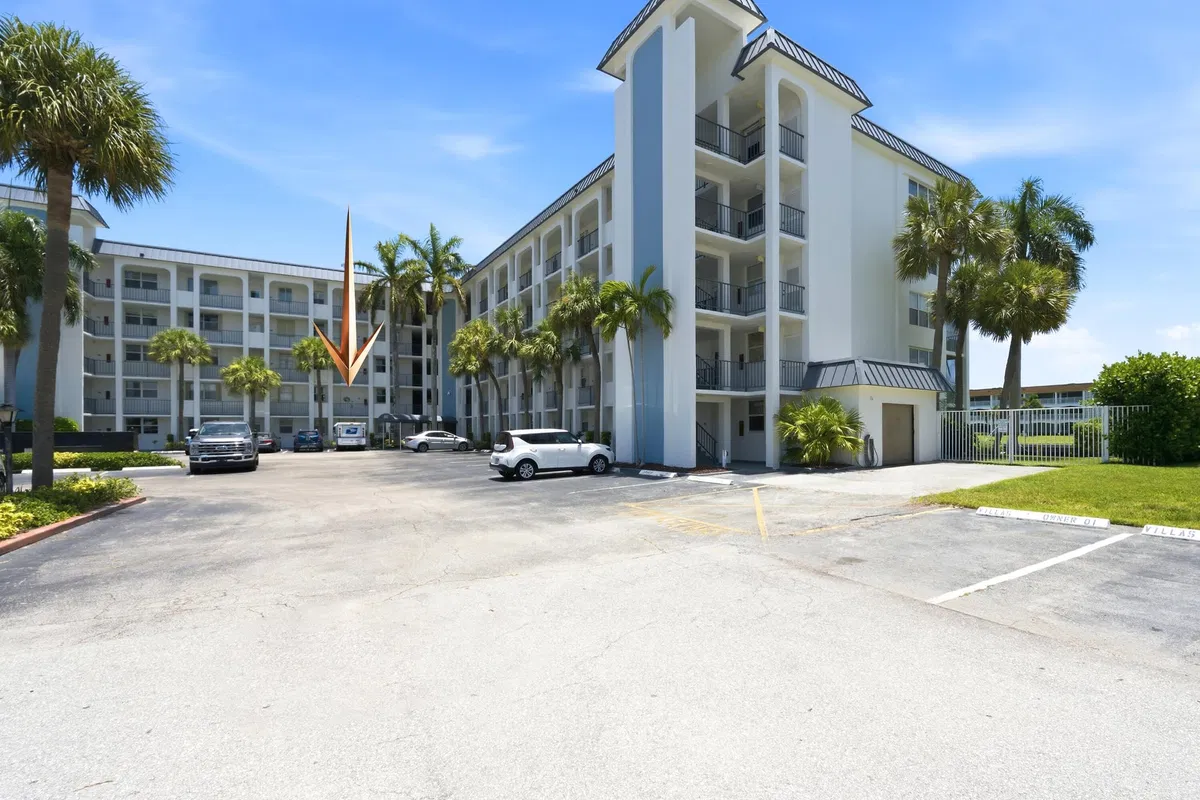 Paradise Harbour North Palm Beach Unit 203 photo 25