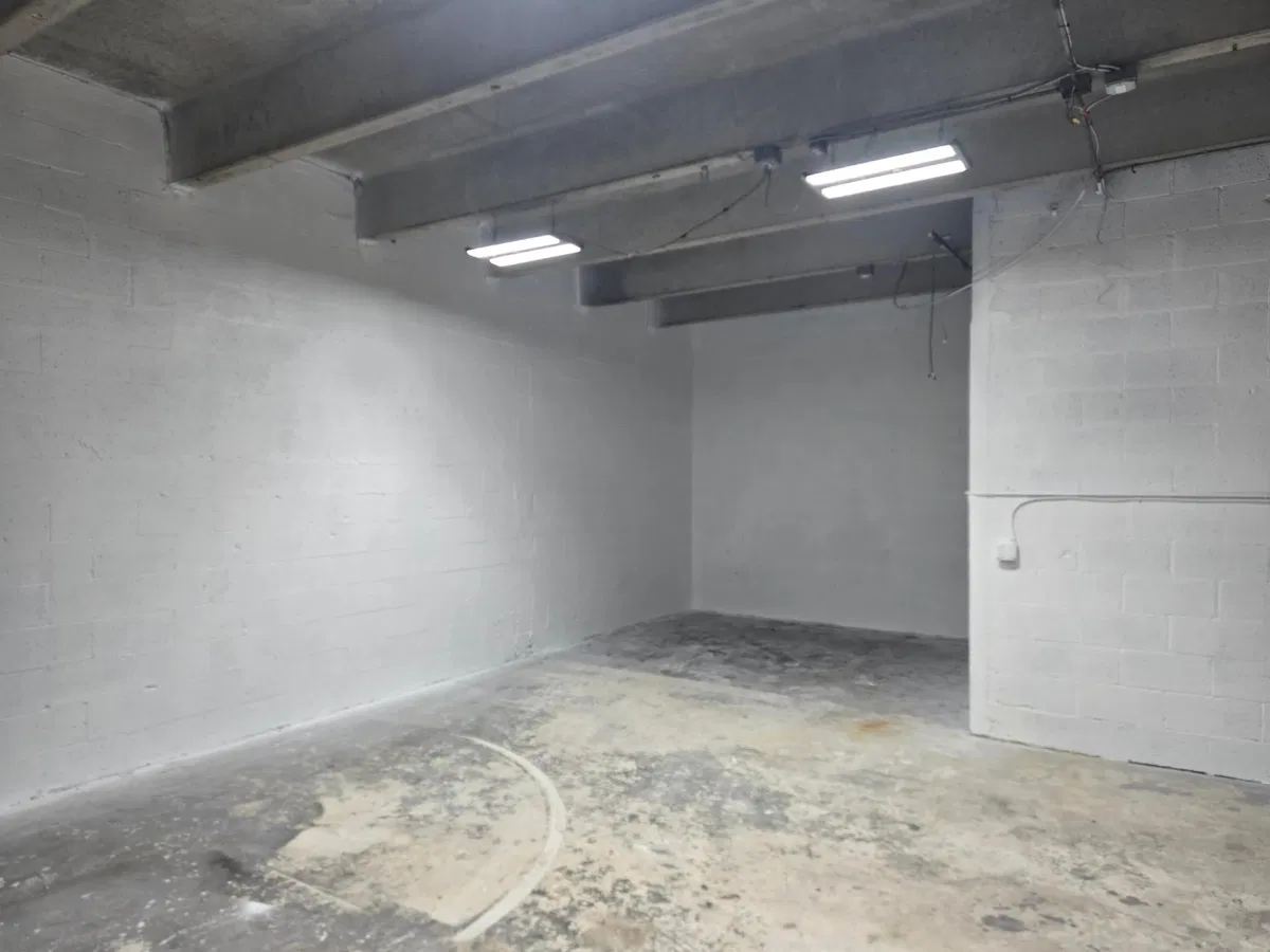Unit 15 photo 7