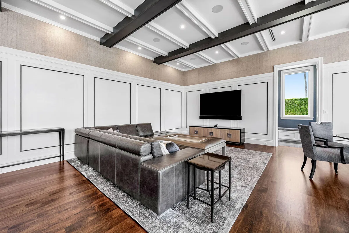Residence photo 25