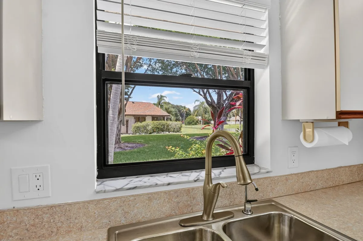 Residence photo 10