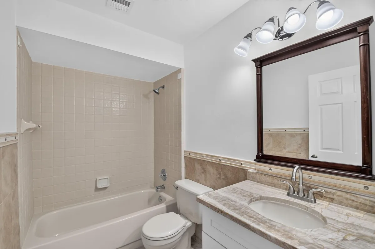 Residence photo 25