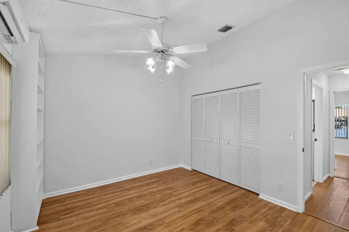Residence photo 28
